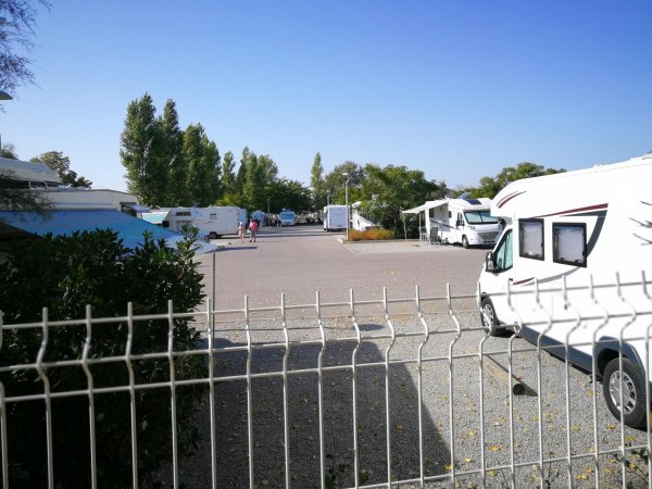 Aire de Campingcar Marseillan — Photo 2