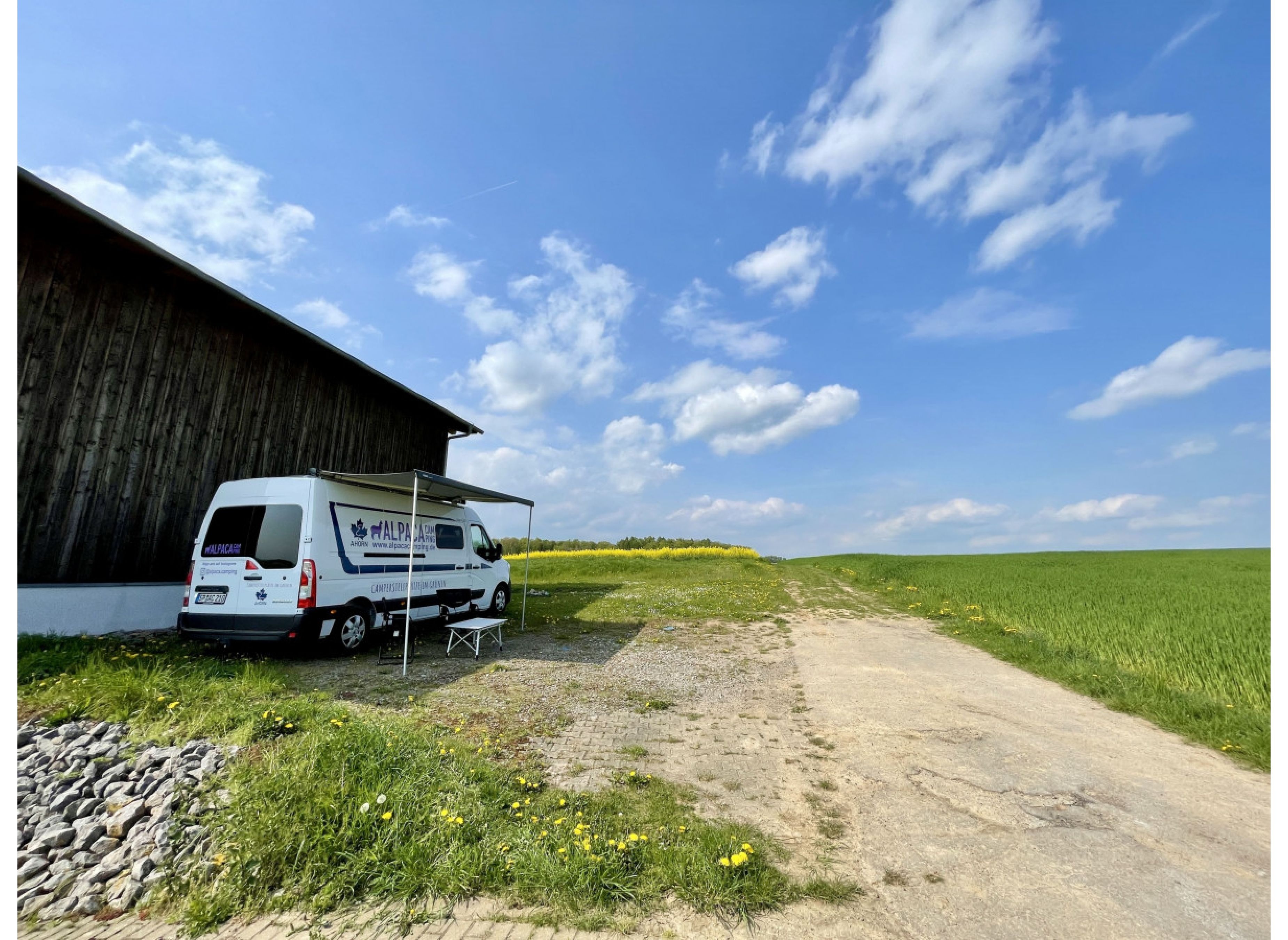 Ruhiger Stellplatz mit wunderschönem Ausblick — Camperplaats in Borgentreich