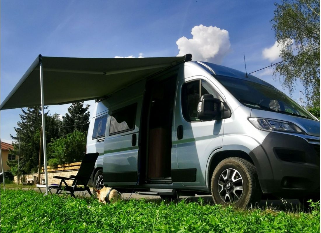 Kleinochsenfurter Stellplatz mit Nähe zum Main — Vineri in Ochsenfurt