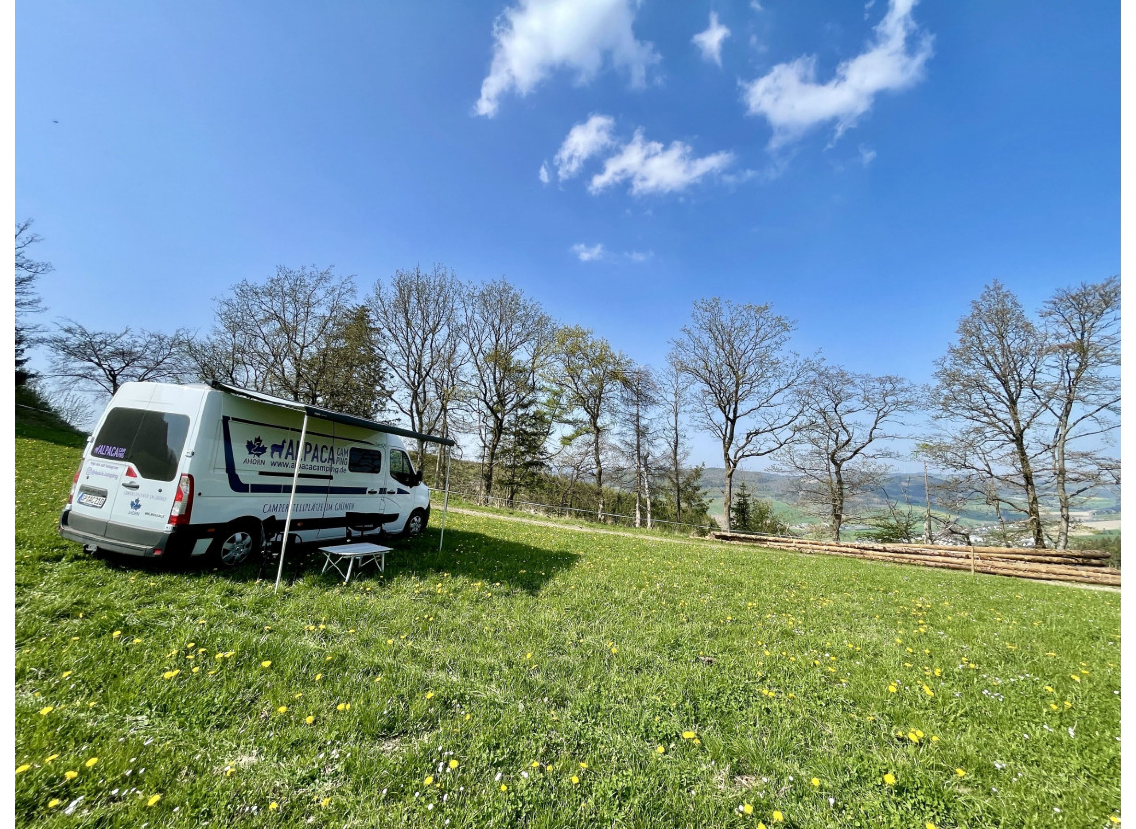 Wunderschöne Aussicht am Fuße des Weilenscheid — Camperplads in Lennestadt