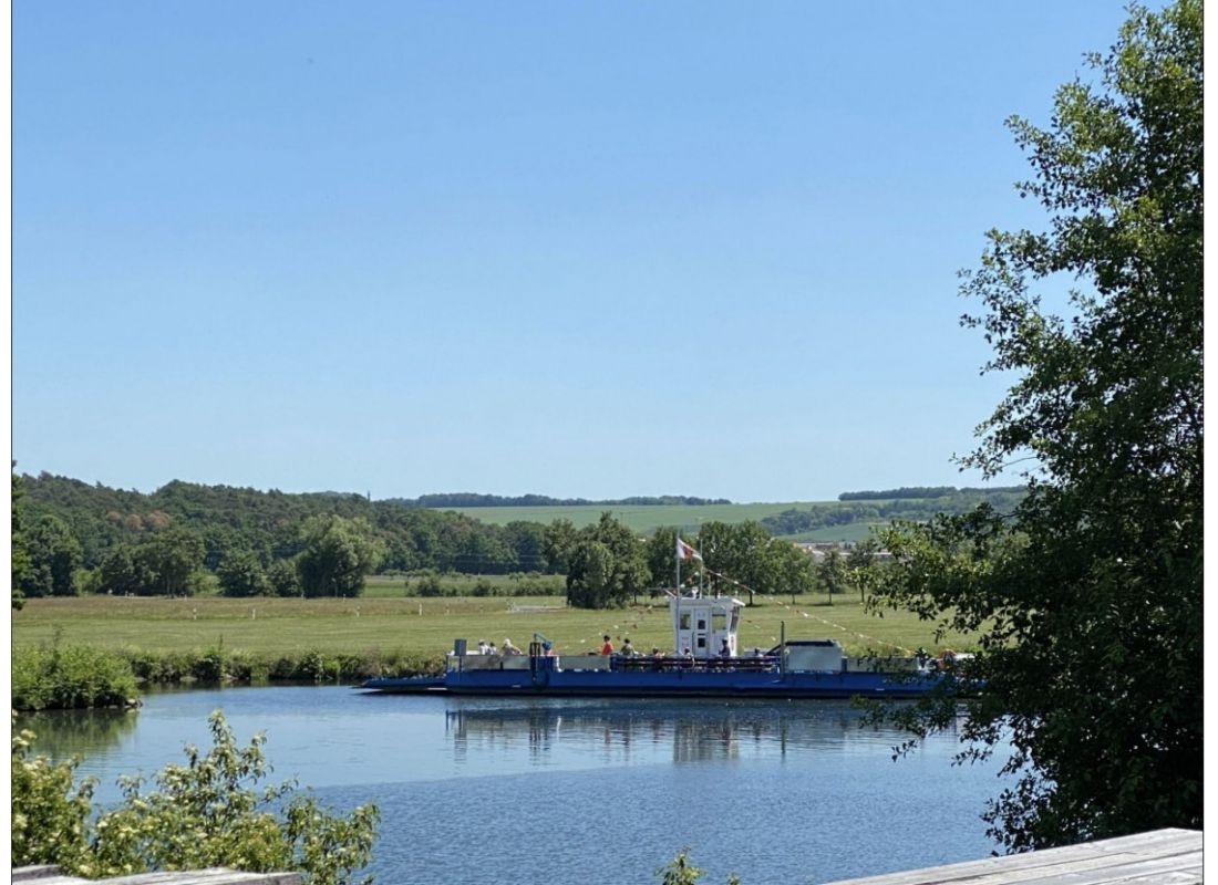 Idyllischer Stellplatz auf der Wipfelder Maininsel #1 — Karavan Sitesi in Wipfeld