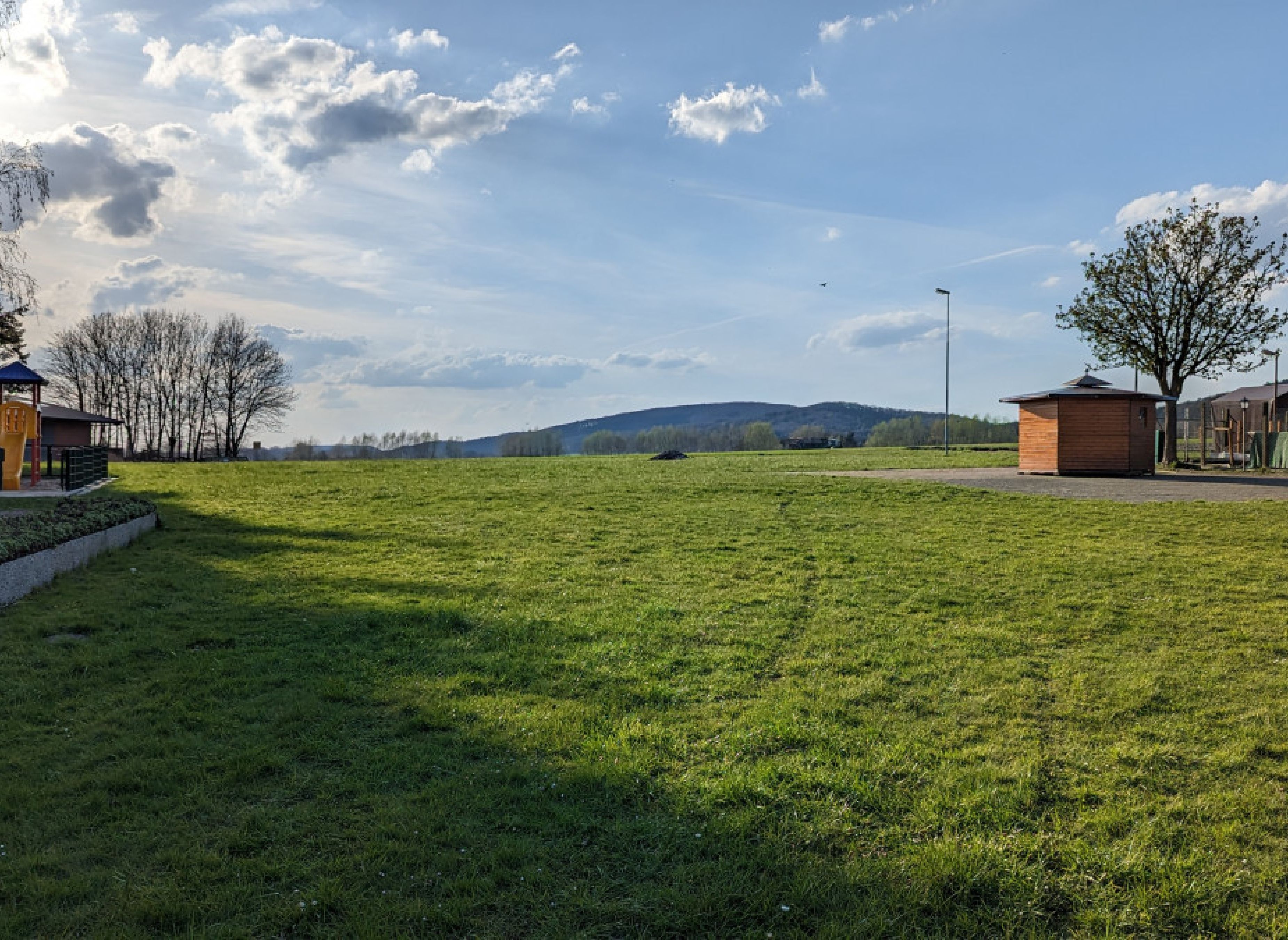 Stellplatz im Grünen am Fuße des Teutoburger Waldes — Camperplaats in Hilter am Teutoburger Wald