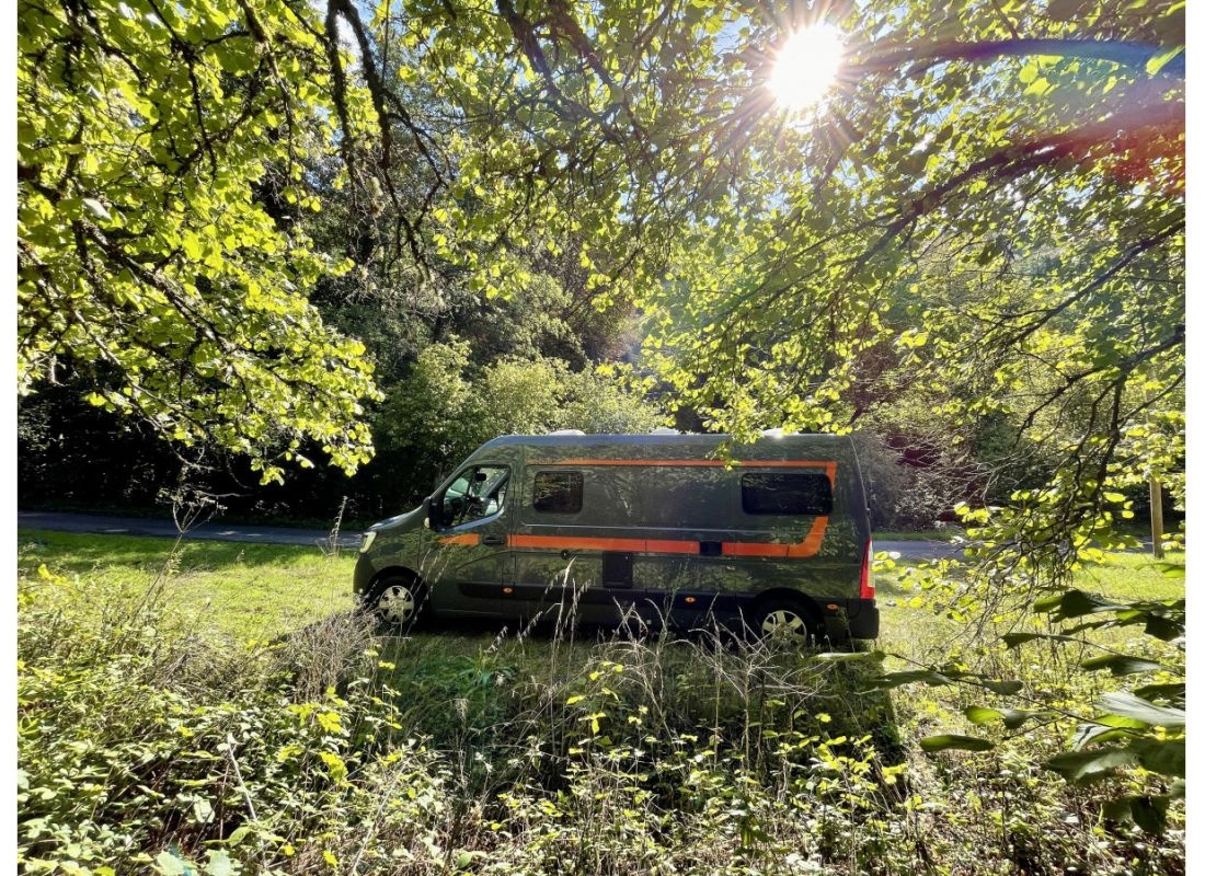Einzelstellplatz im grünen Tal — Camperplaats in Oberwesel