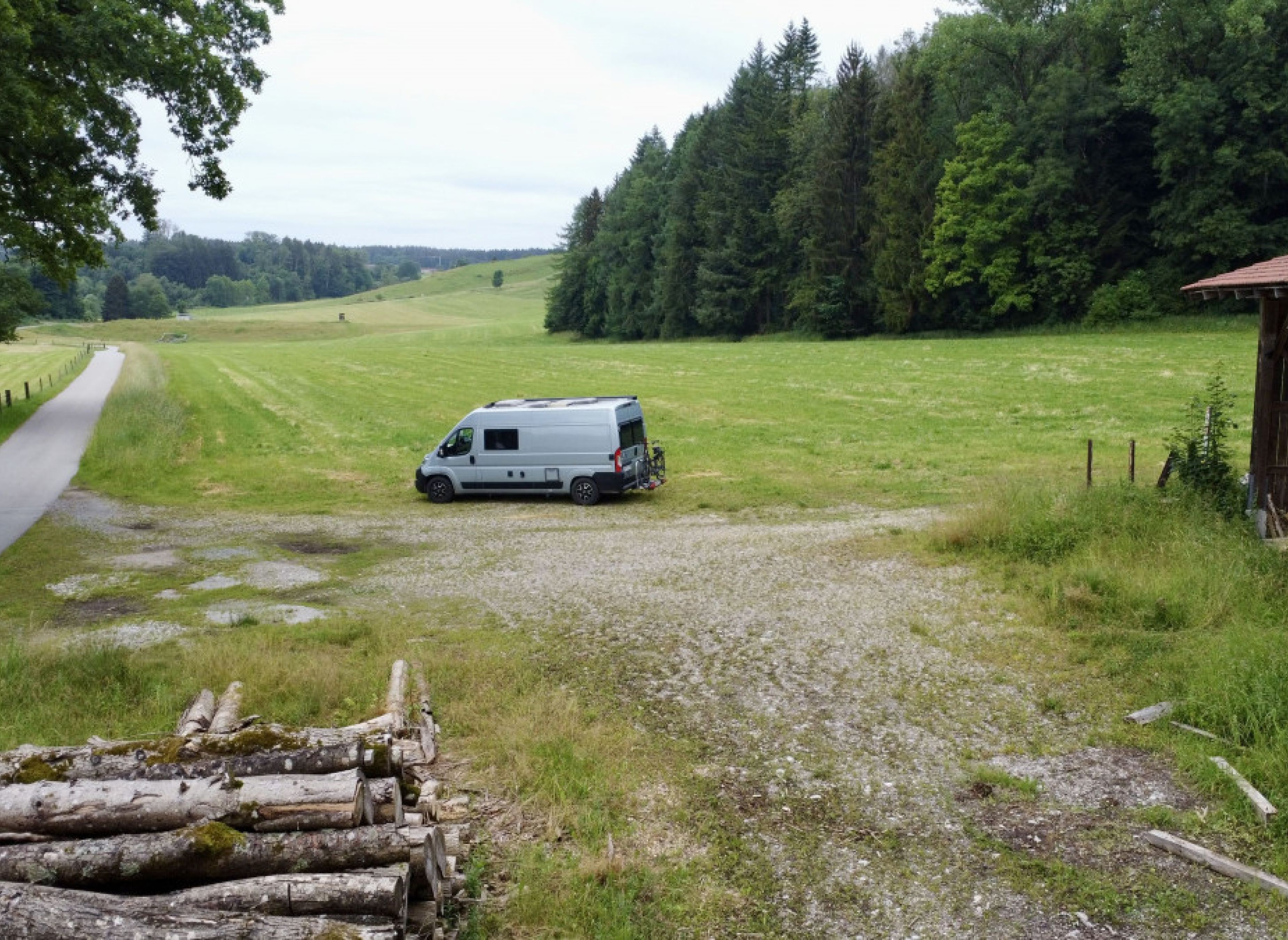 Idyllisch am Waldrand  "nur 2 Tage buchbar" — Stellplatz in Feldkirchen-Westerham