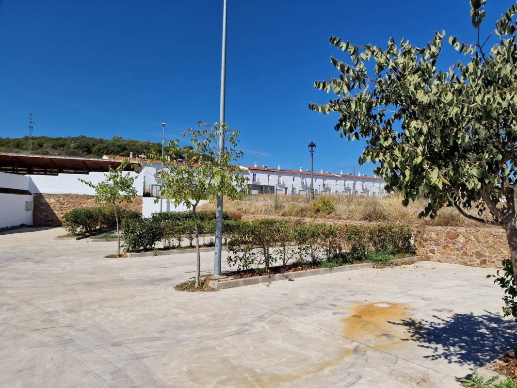 Wohnmobil Stellplatz Caballeros — Sp. parking dla kamperów in Jerez de los Caballeros