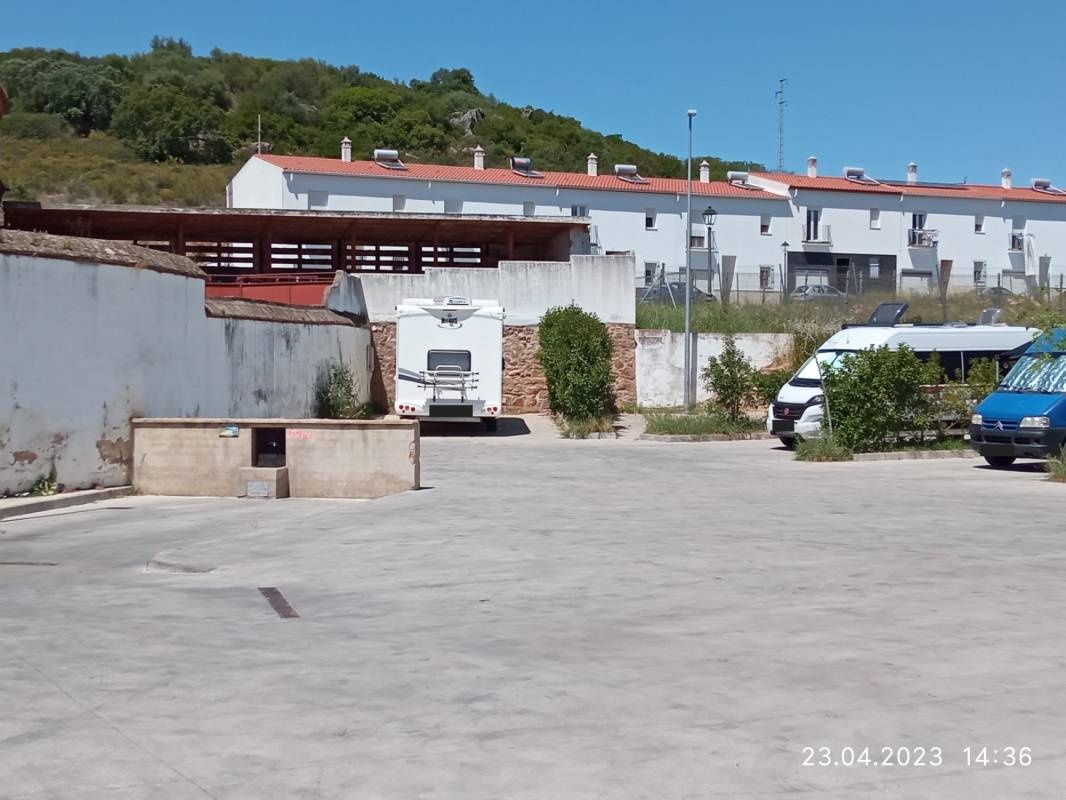 Wohnmobil Stellplatz Caballeros — Campervan Site in Jerez de los Caballeros
