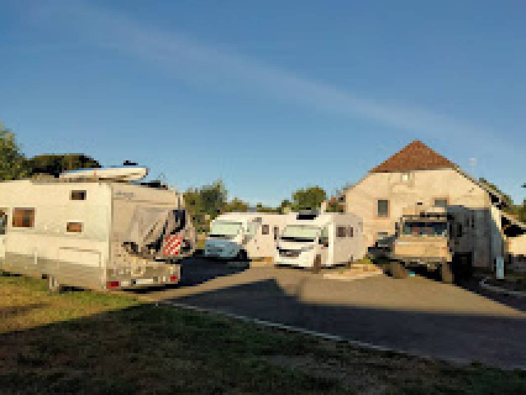 Stellplatz  Anjoutey — Campervan Site in Anjoutey