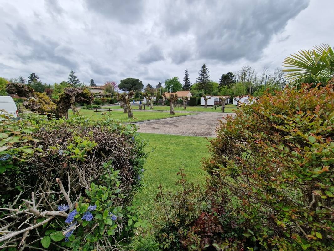 Camping de la Bastide — Sítio de acampamento in Pineuilh