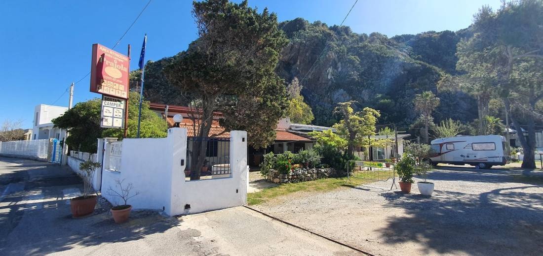 Area Attrezzata Sosta Camper Prajola — Sp. parking dla kamperów in Palmi