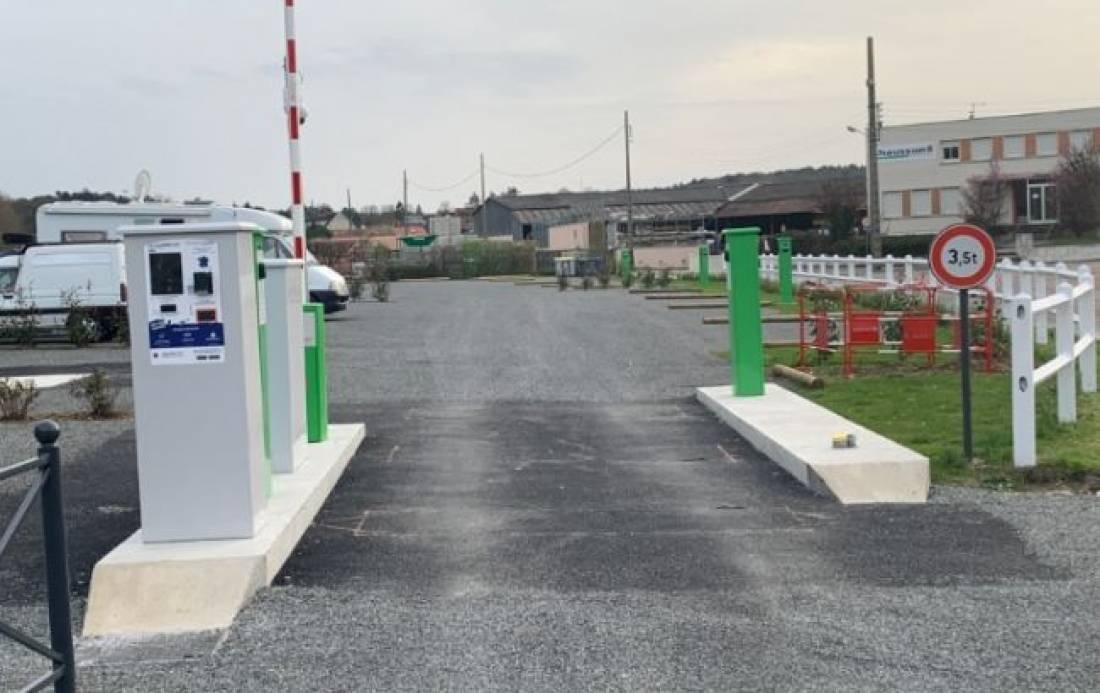 Aire Camping-Car Park Nemours — Area di sosta in Nemours