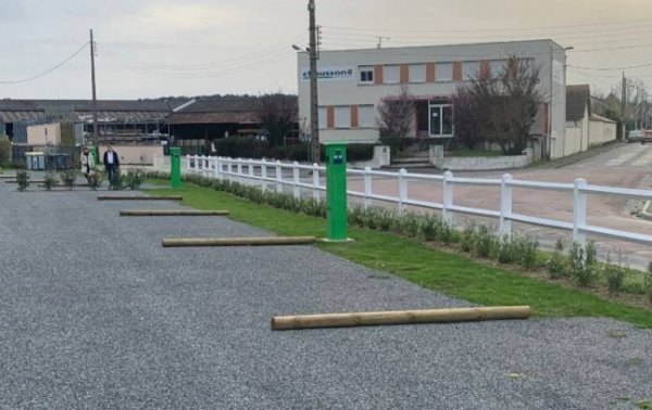 Aire Camping-Car Park Nemours — Photo 2