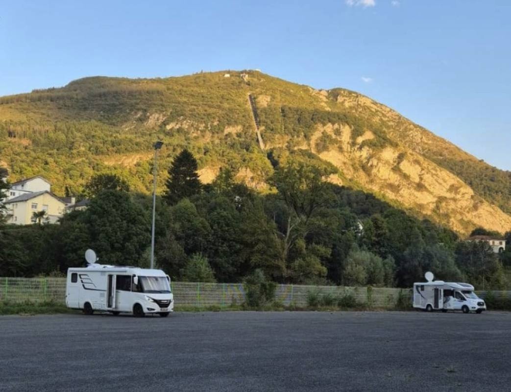 Stellplatz Lourdes — Місце для кемперів in Lourdes