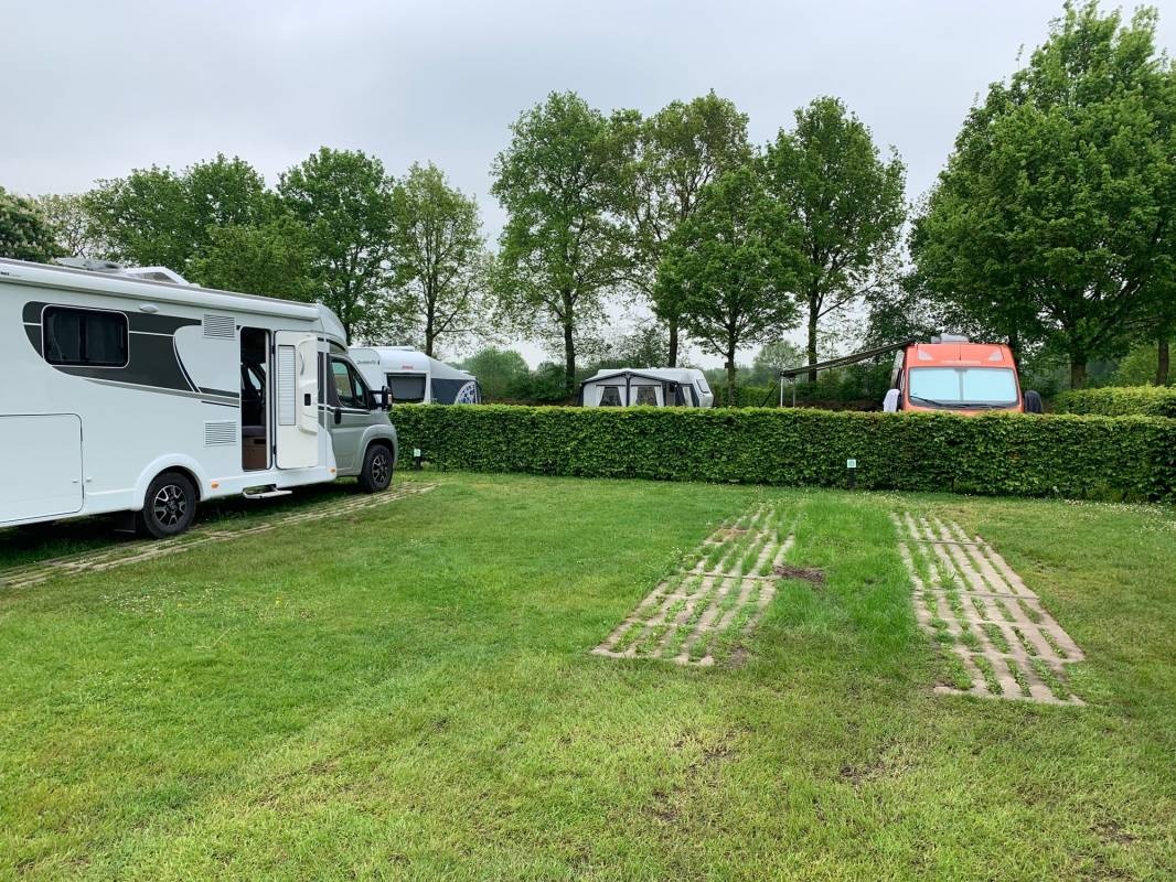 De Schaapskoi Camping & Accommodate — Kemp in Drunen