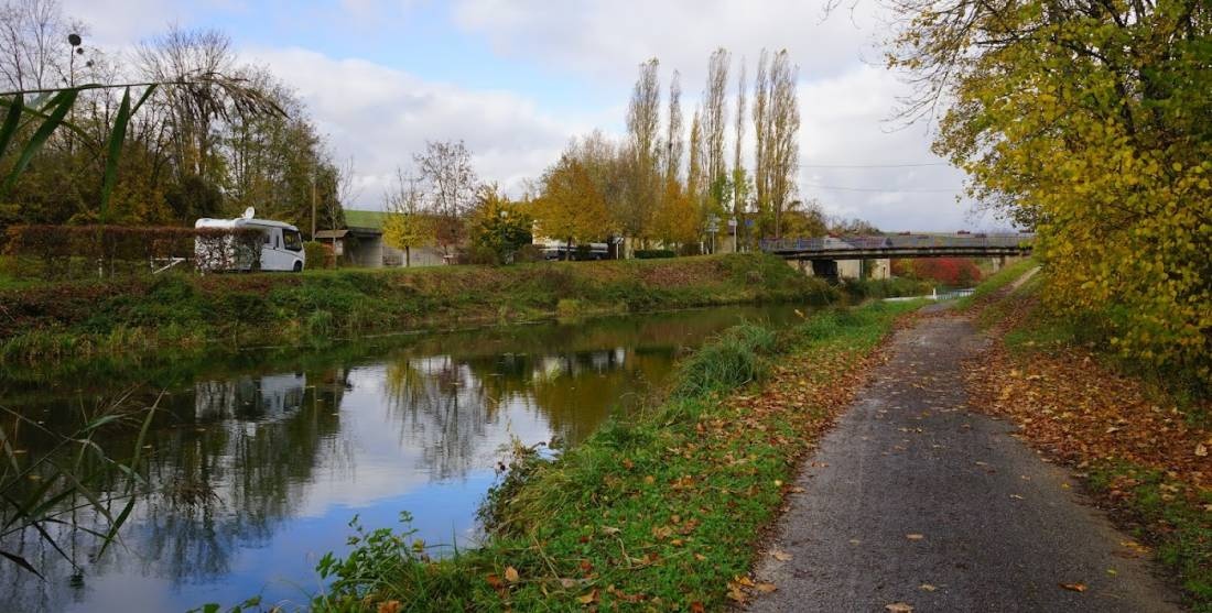Stellplatz Donjeux — Camperplads in Donjeux