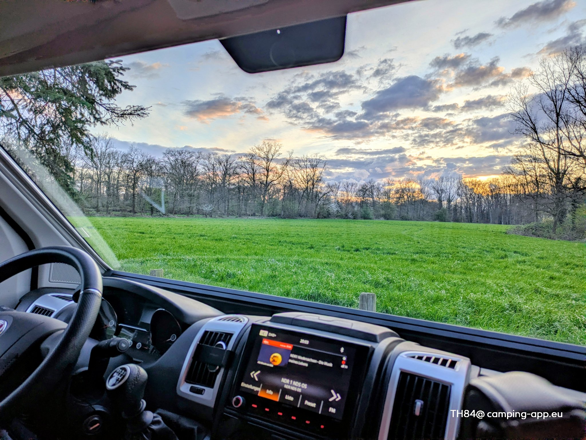 Stellplatz auf der ehemaligen Ponywiese — Місце для кемперів in Gronau (Westfalen)