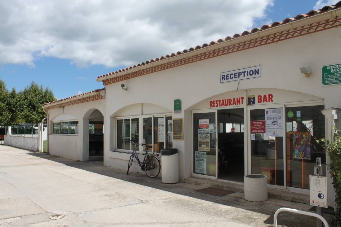 Camping City — Area da campeggio in Arles