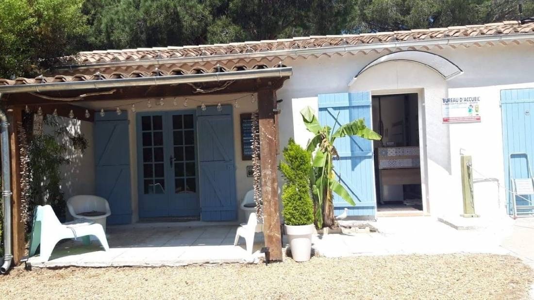 Camping les tours de pinet — Kamp yeri in Ramatuelle