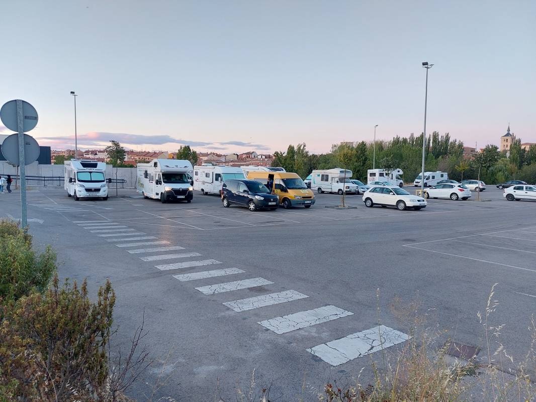 Parking Aranda de Duero — Camperplads in Aranda de Duero