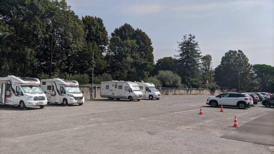 Area Sosta Camper Bergamo Centro — 露营车营地 in Bergamo