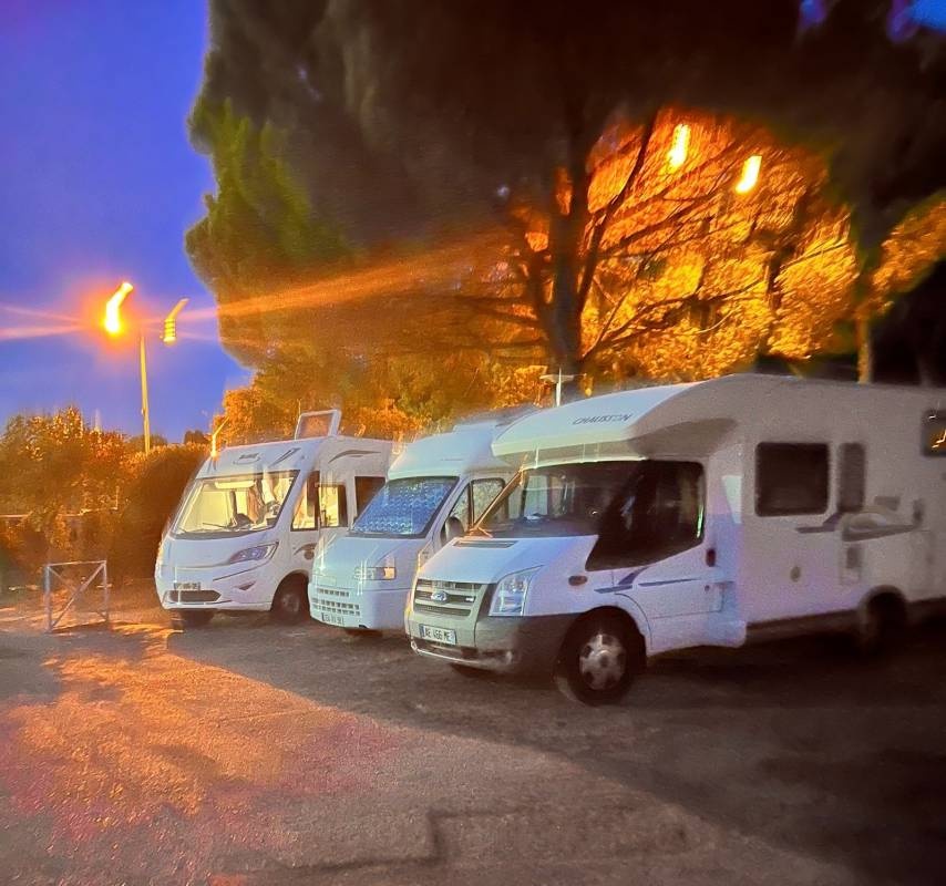 Stellplatz Saint-Mandrier-sur-Mer — Sp. parking dla kamperów in Saint-Mandrier-sur-Mer