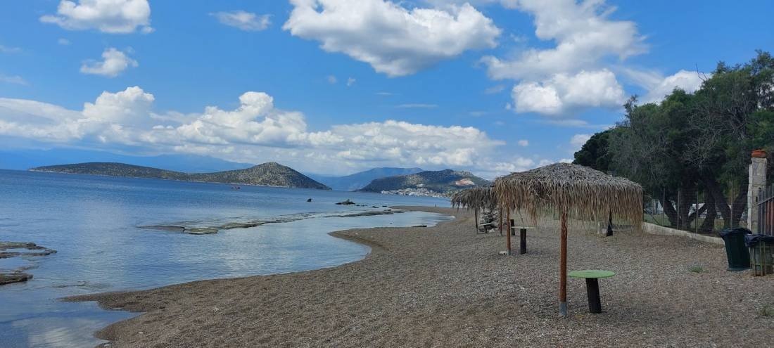 Campingplatz Argolic Strand — Camping Site in Drepano