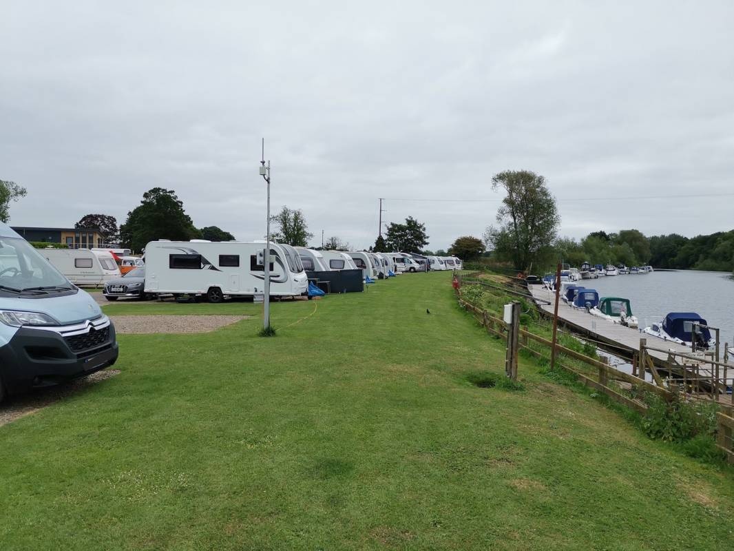 Poplar Farm Caravan Park — Kemping in Acaster Malbis York