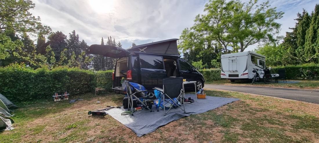 Les Romarins* Route de Saint Remy — Campingplass in Maussane-les-Alpilles