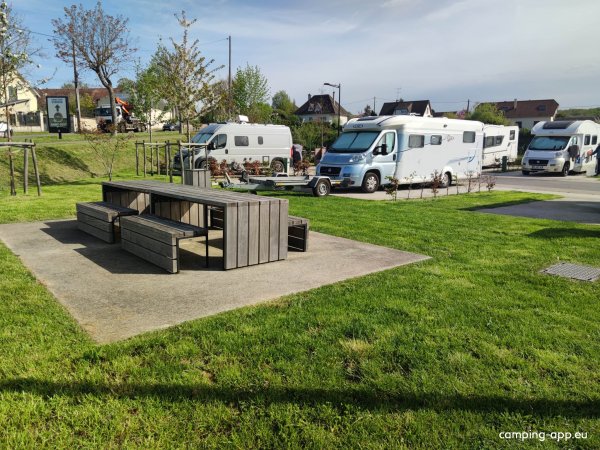 Stellplatz Paci sur Eure