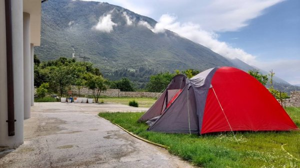 Campania in Albania Camping