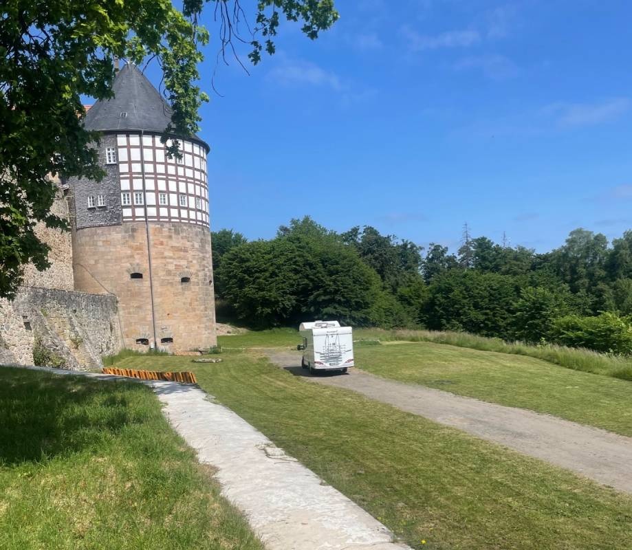 Stellplatz Burg Herzberg — Aire camping car in Breitenbach am Herzberg