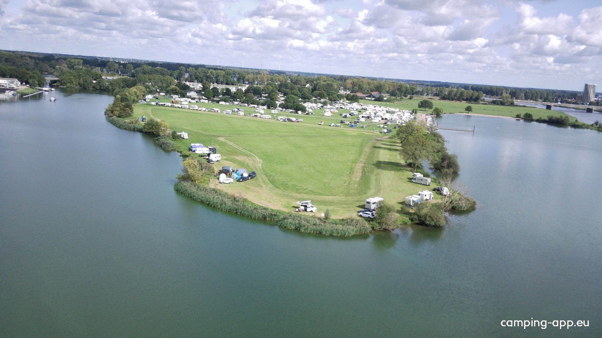 Hatenboer Camping Jachthaven — Campingplatz in Roermond