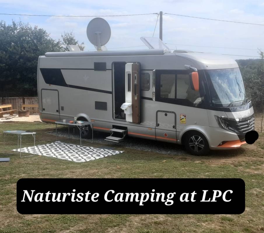 LPC Naturiste Camping FKK — Bobilplass in Colombiers-du-Plessis