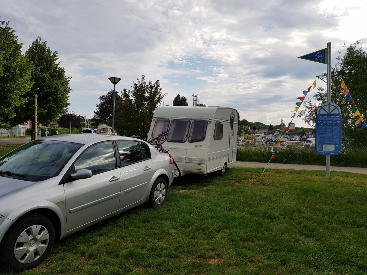 Camping Les Herlequins *** — Campingplatz in Saint Jean de Losne