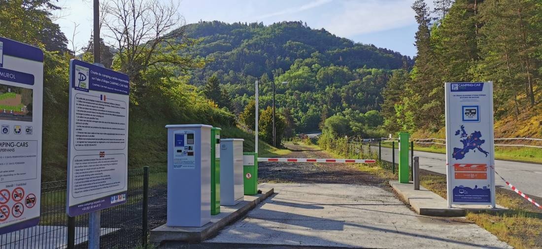 Aire CAMPING-CAR PARK de Murol — Sp. parking dla kamperów in Murol