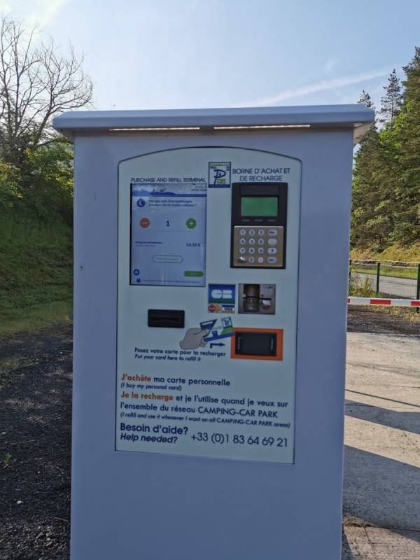 Aire CAMPING-CAR PARK de Murol — Area Autocaravanas in Murol