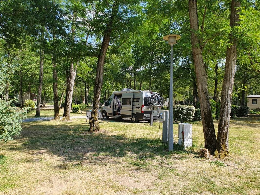 Camping Les Acacias — QuickStop in La Ville-aux-Dames