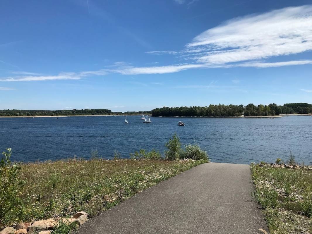 Rekreatiepark De Veerstal — Sp. parking dla kamperów in Lathum