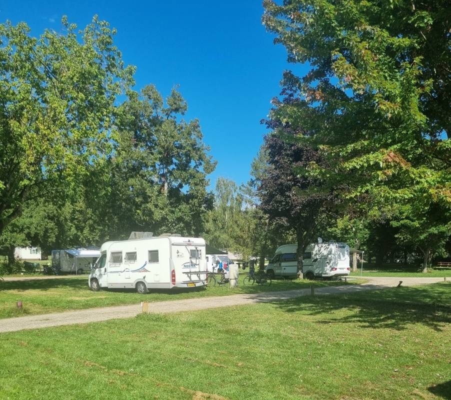 Camping La Cascade REVEA — Kemp in Tonnerre
