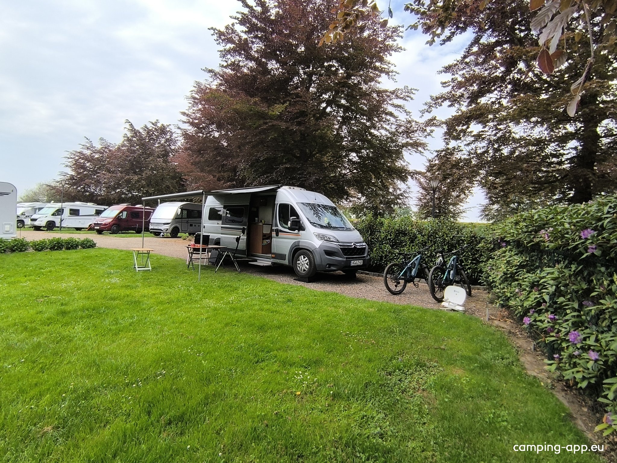Camperplaats Kessel-Eik aan de Maas — Stellplatz in Kessel