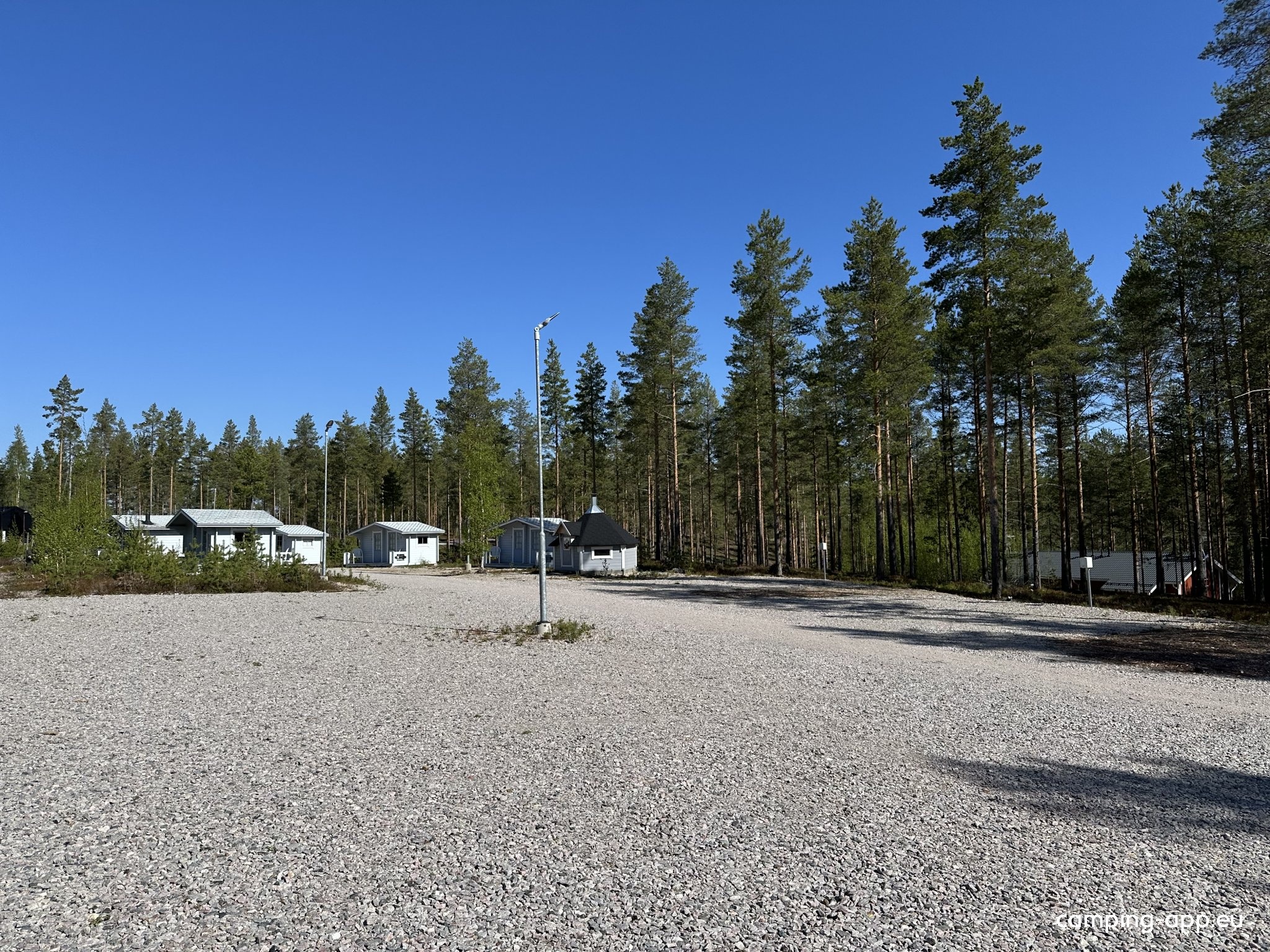 Loma-Kolin Uusi Caravan — Aire camping car in Lieksa