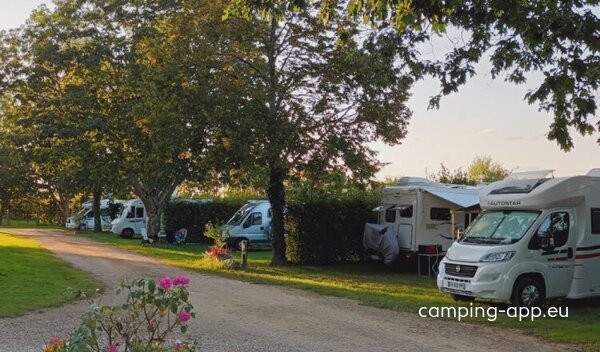 Stellplatz Mantenay-Montlin — Photo 6