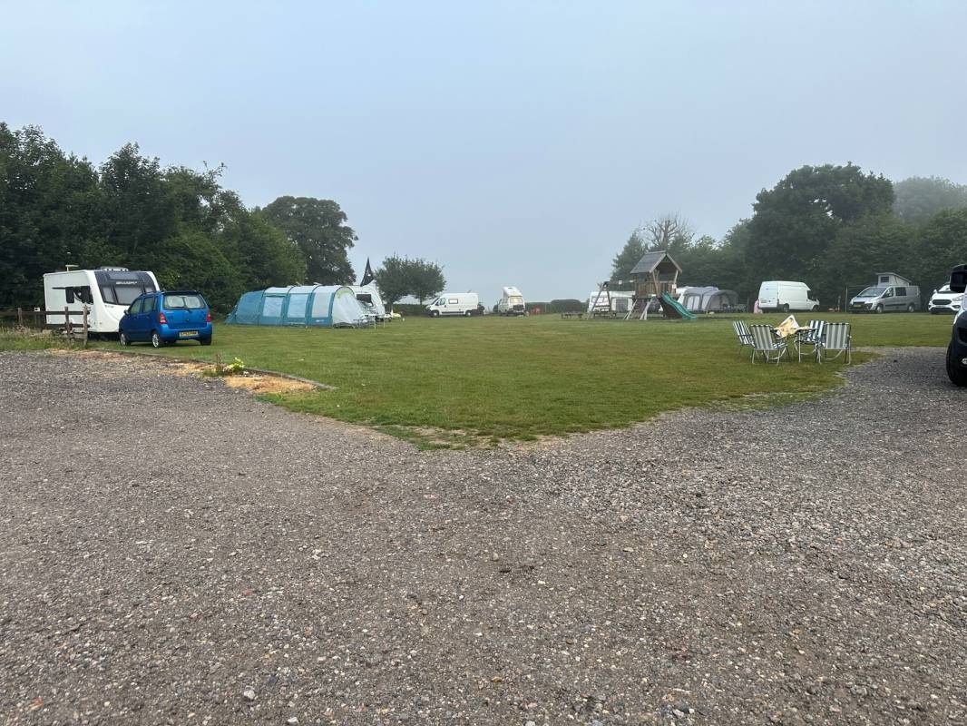 The Chequers Caravan Park — Campingplatz in Dover 