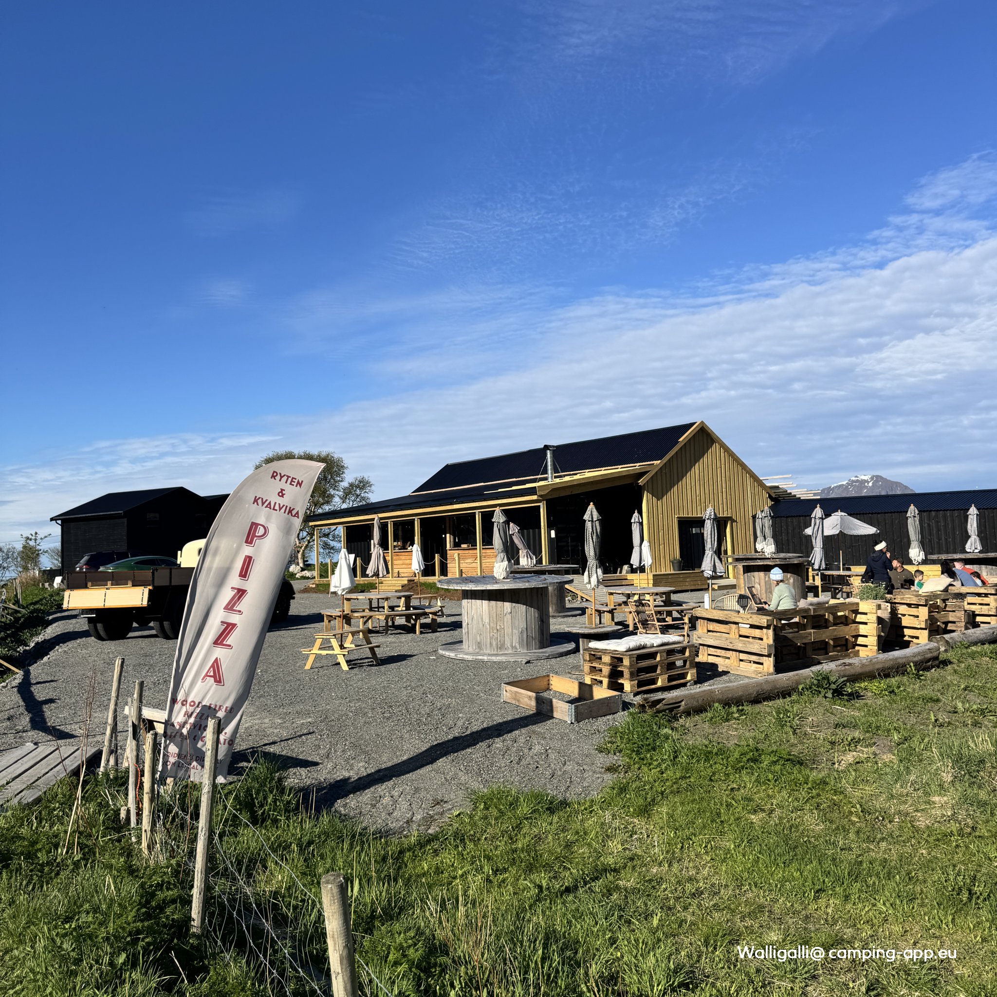 Innersand Parking — Statek in Fredvang