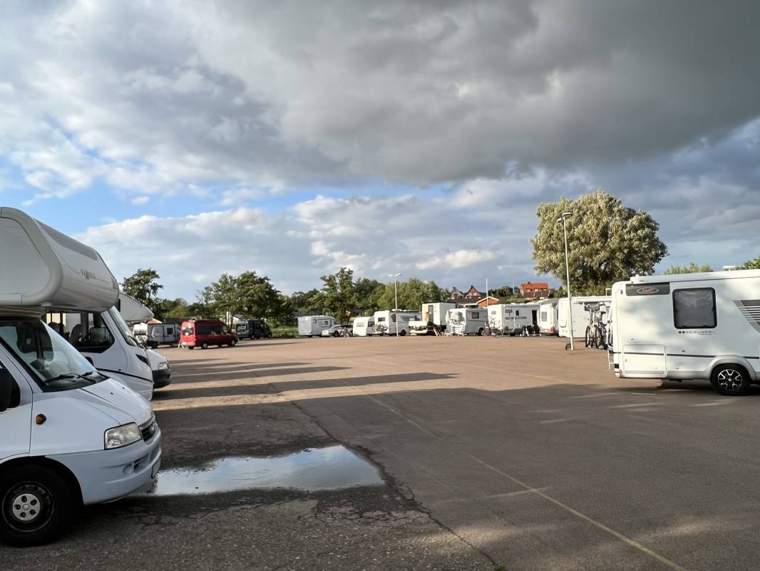 Husbilplats Gamla Hamnen — 露营车营地 in Råå