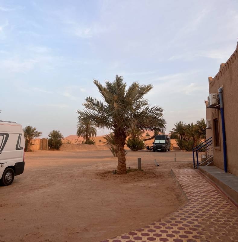 Camping Auberge les roches — Campingplats in Merzouga