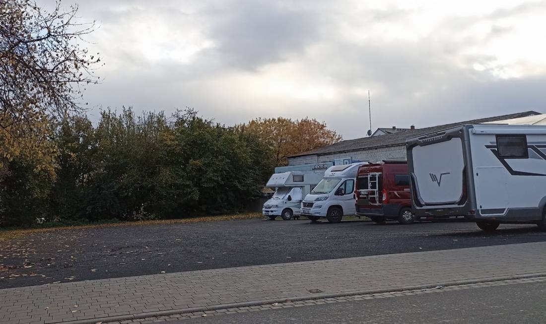 Stellplatz Grünberg — Karavan Sitesi in Grünberg