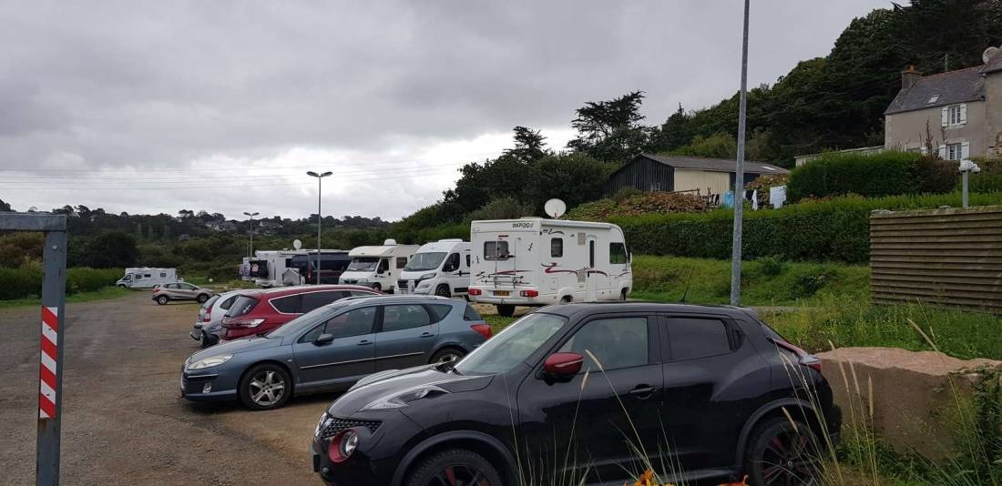 Camping-Car Park — Stellplatz in Trévou-Tréguignec