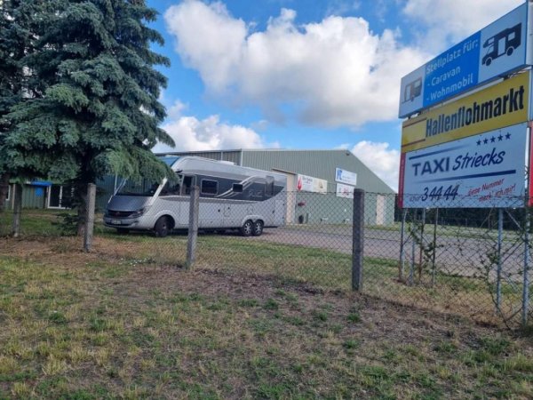 Caravanplatz an der Bauernmarkthalle