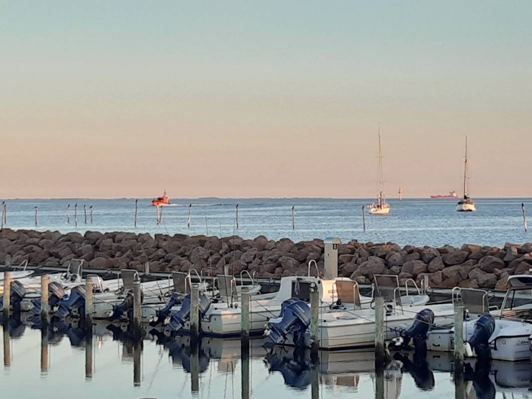Færgegårdens Camping — Місце для кемперів in Rudkøbing