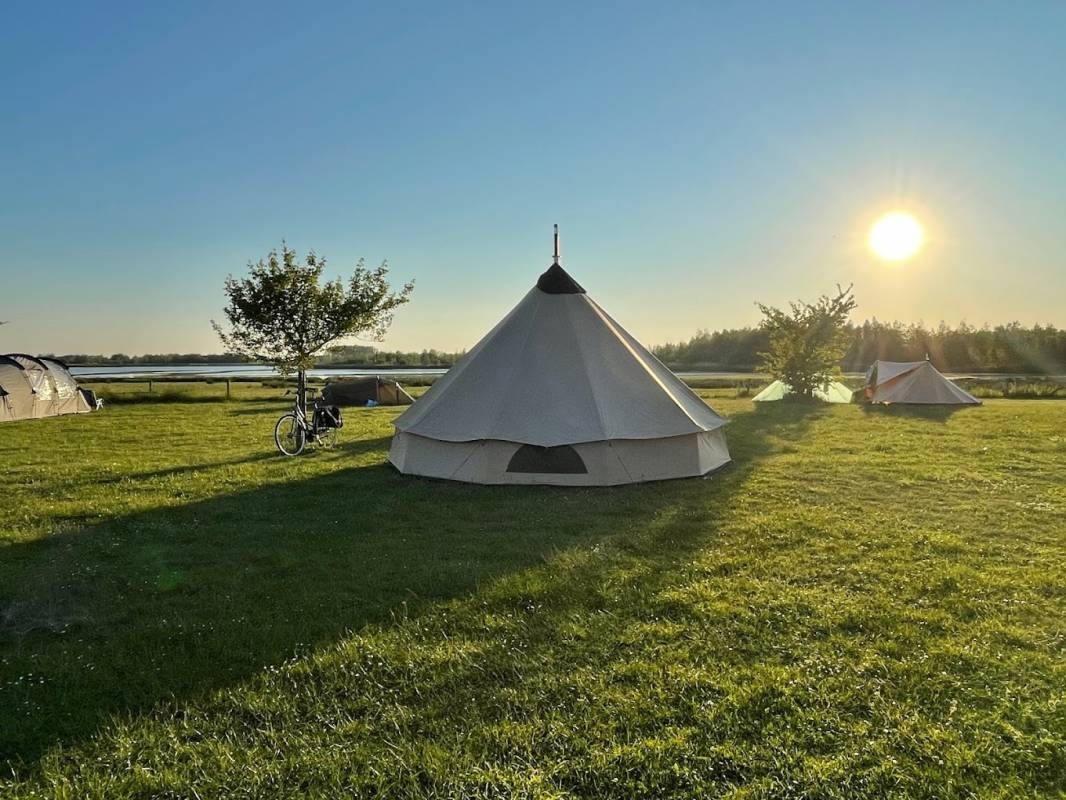 Natuurkampeerterrein De Knotwilg — Campingplatz in Werkendam